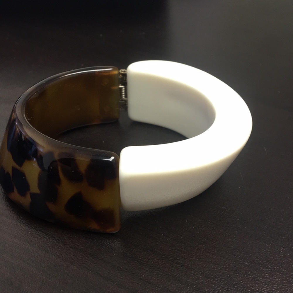 Hinged bracelet - Picture 2 of 2
